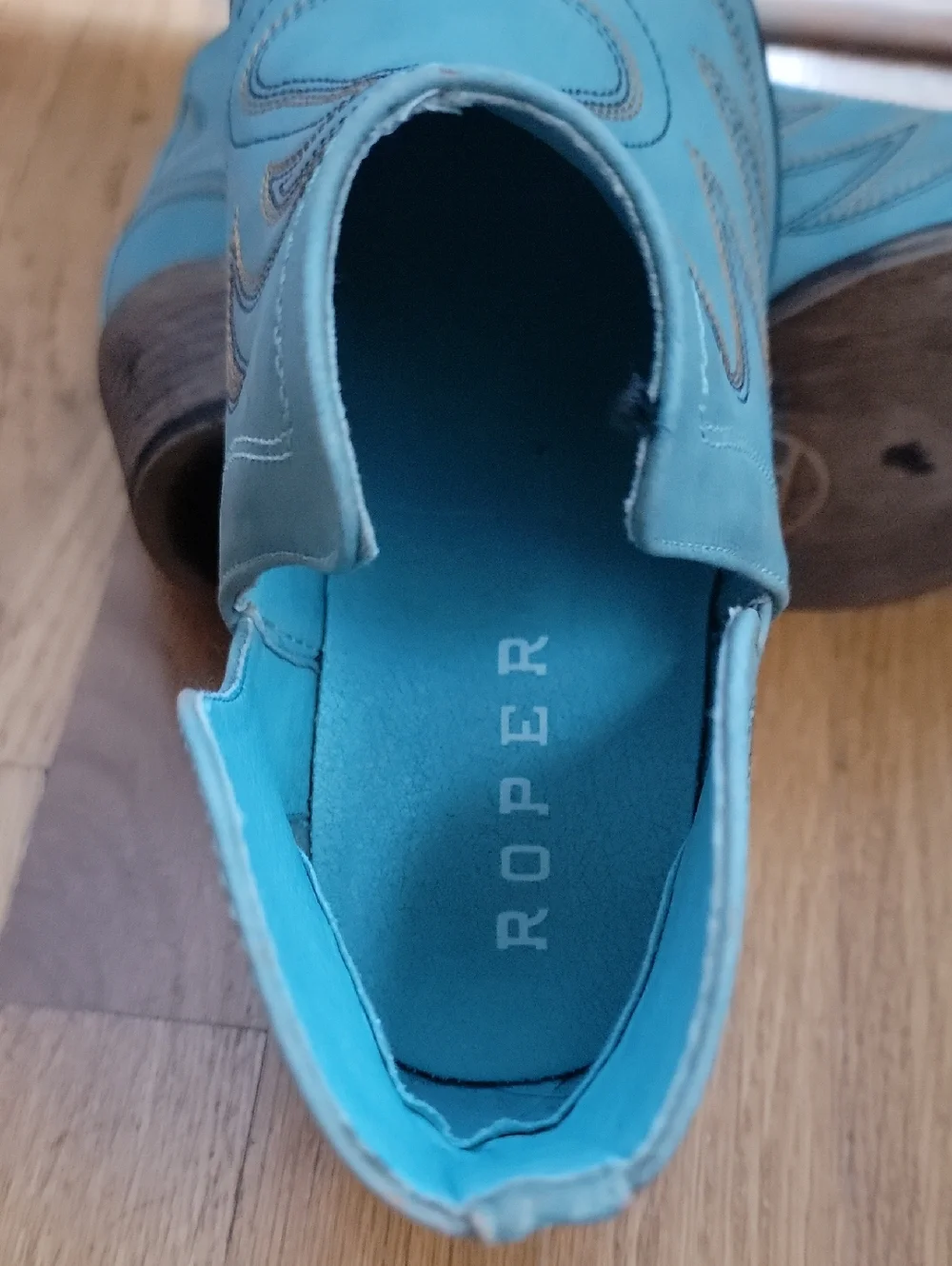 Roper stylish turquoise